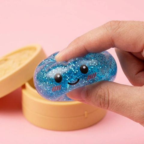 Glitter Dumpling Squishy Kojący Błękit efekt slow-rise w akcji
