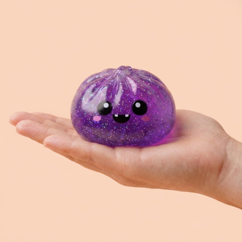 Dumpling Squishy Halloween Set 5 szt. w dłoni — porównanie rozmiaru