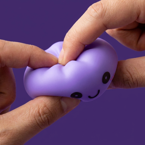 Dumpling Squishy Lampka Nocna Fioletowa efekt slow-rise w akcji
